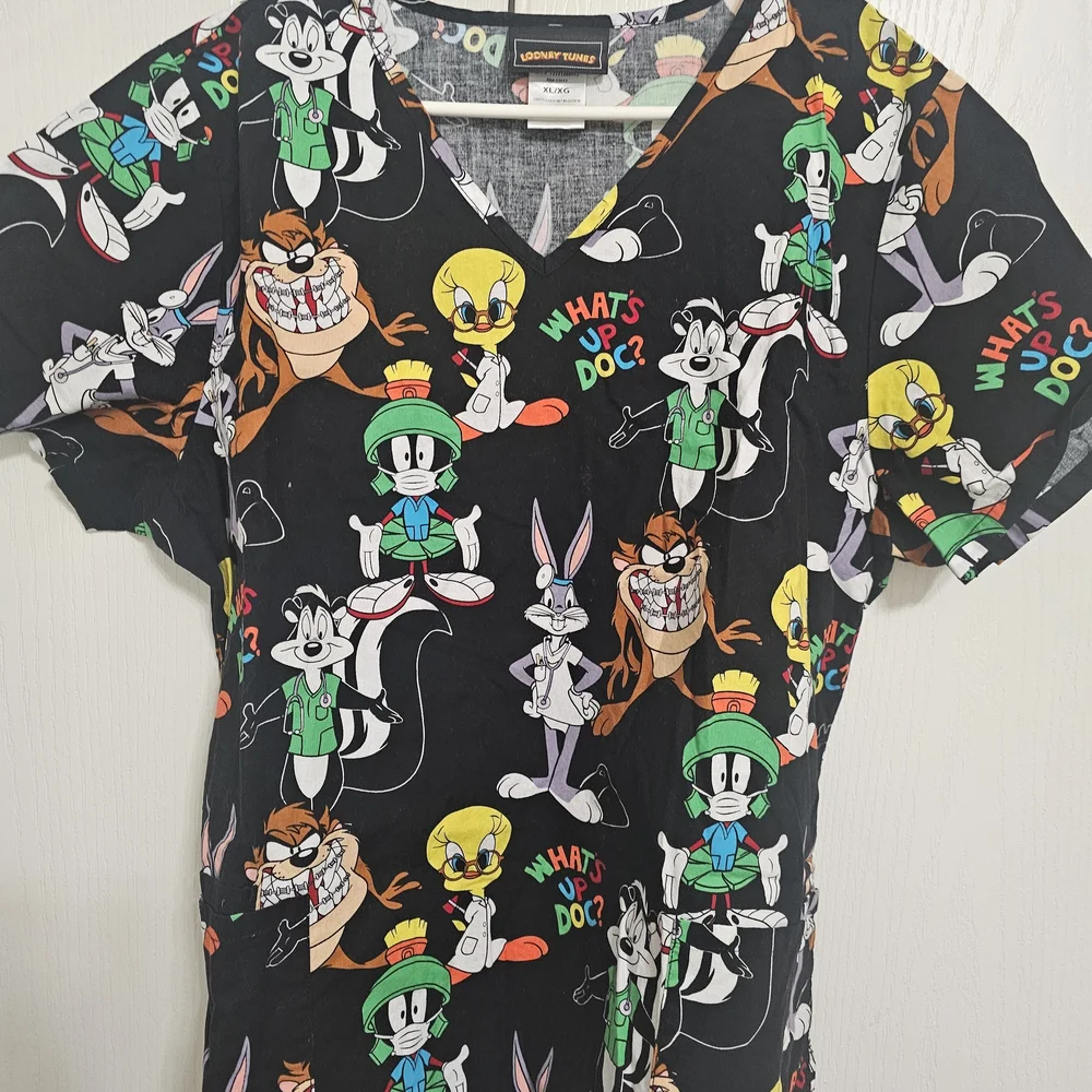 Scrub Top - Picture 2 of 3